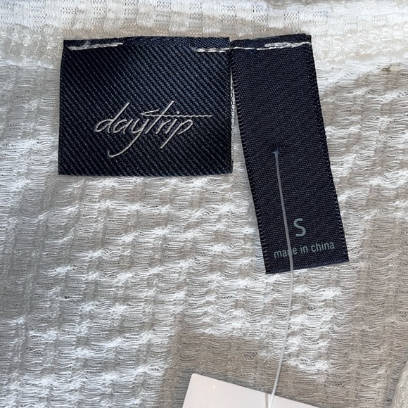 Daytrip @ Buckle White and Cream Lace V Neck Peplum Tank Top Small NWT - Picture 8 of 10